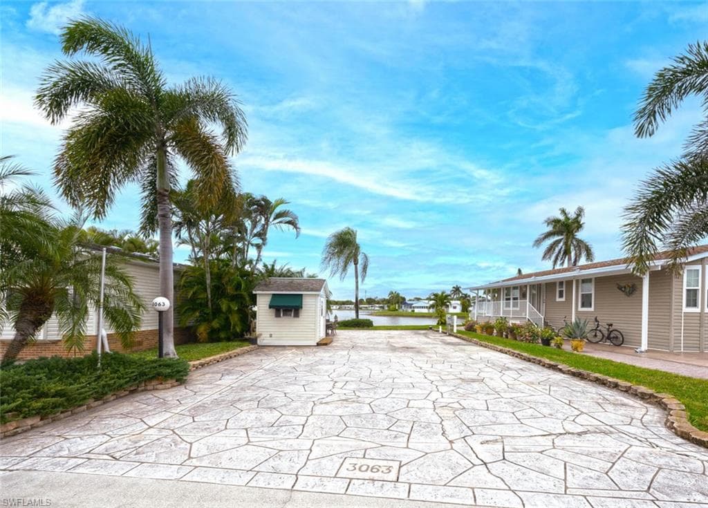 3063 Waterview Pt, Naples, FL 34120-3
