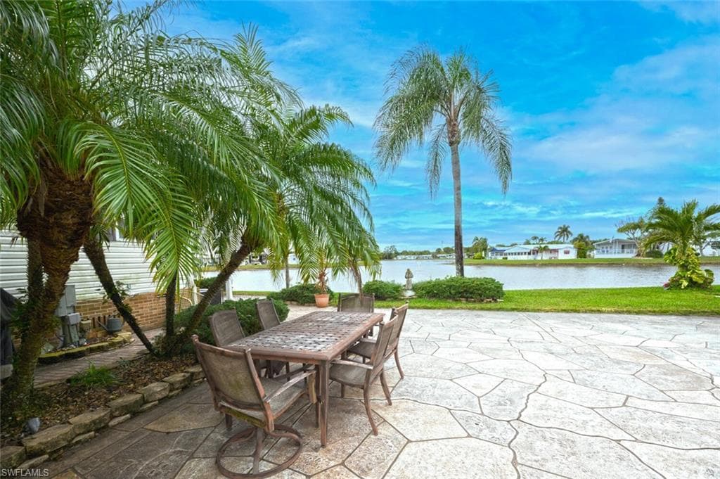 3063 Waterview Pt, Naples, FL 34120-5