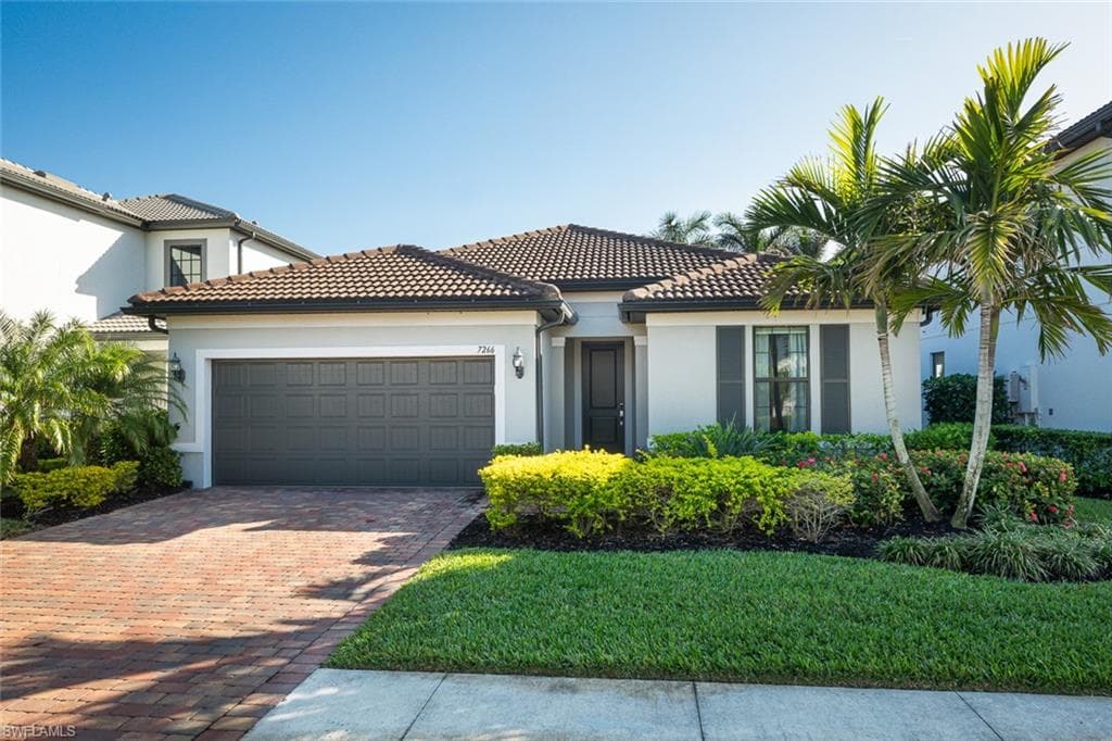 7266 Wilton Dr, Naples, FL 34109-2