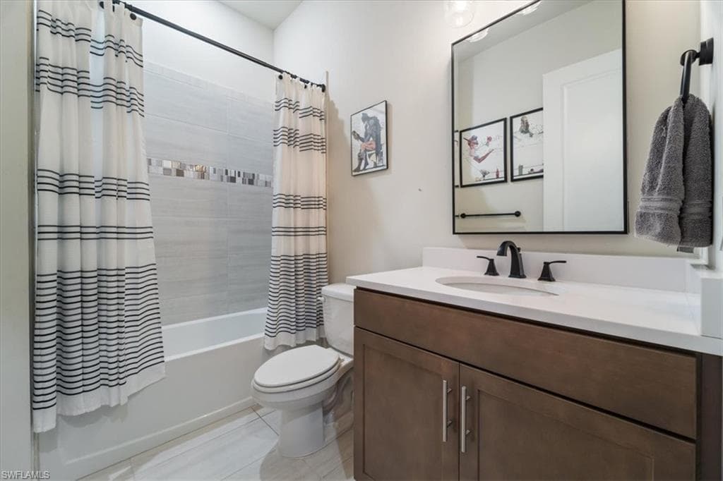 19364 Aqua Shore Dr, Fort Myers, FL 33913-33
