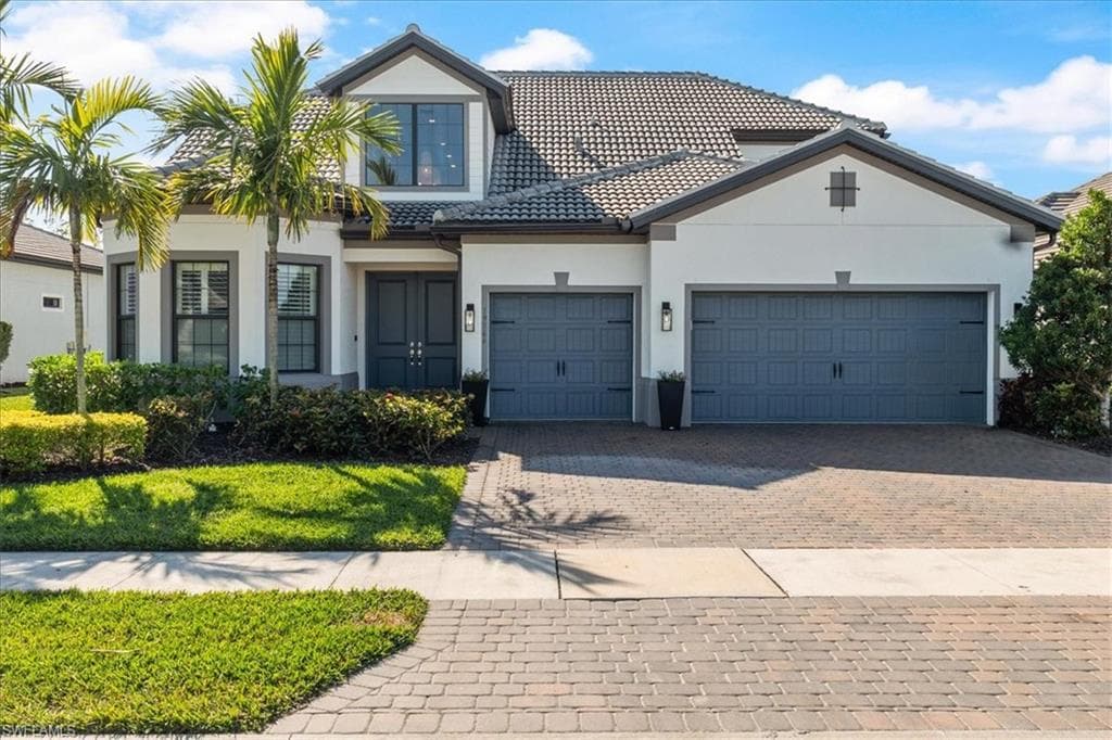 19364 Aqua Shore Dr, Fort Myers, FL 33913-3