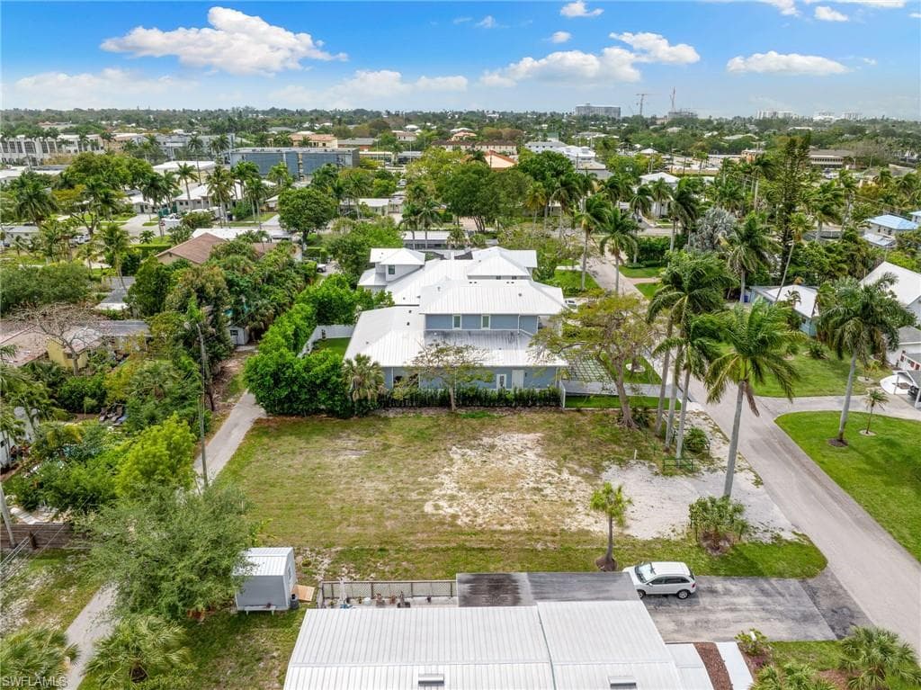 1084 Broad Ave N, Naples, FL 34102-9