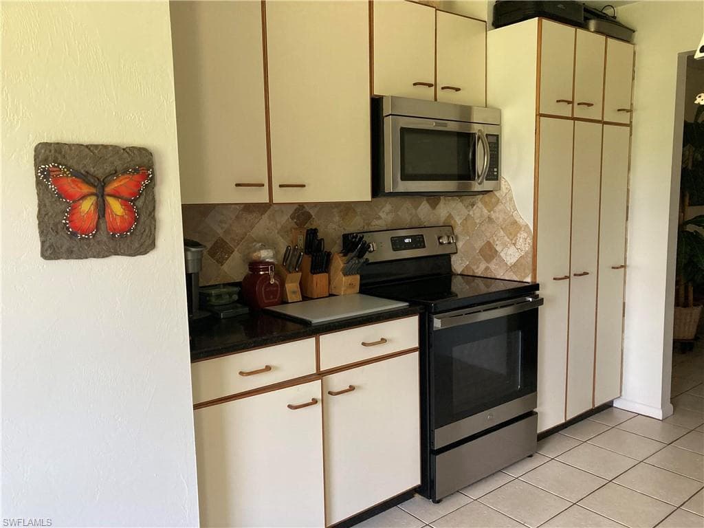 2896 44th St SW, Naples, FL 34116-18