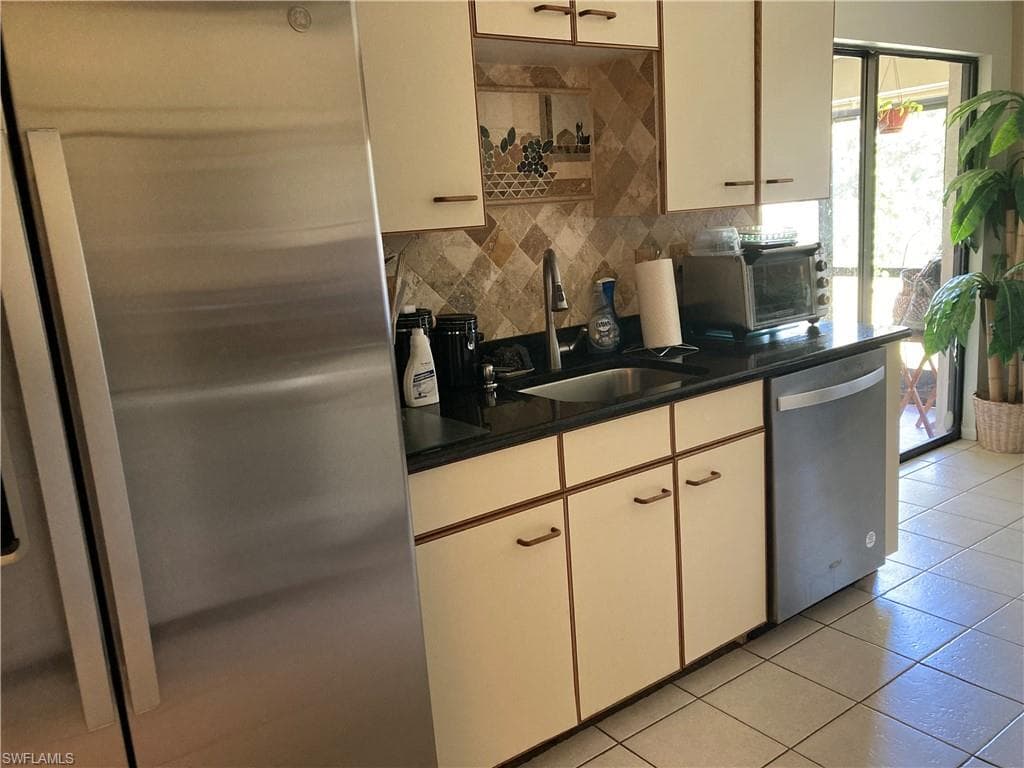 2896 44th St SW, Naples, FL 34116-22