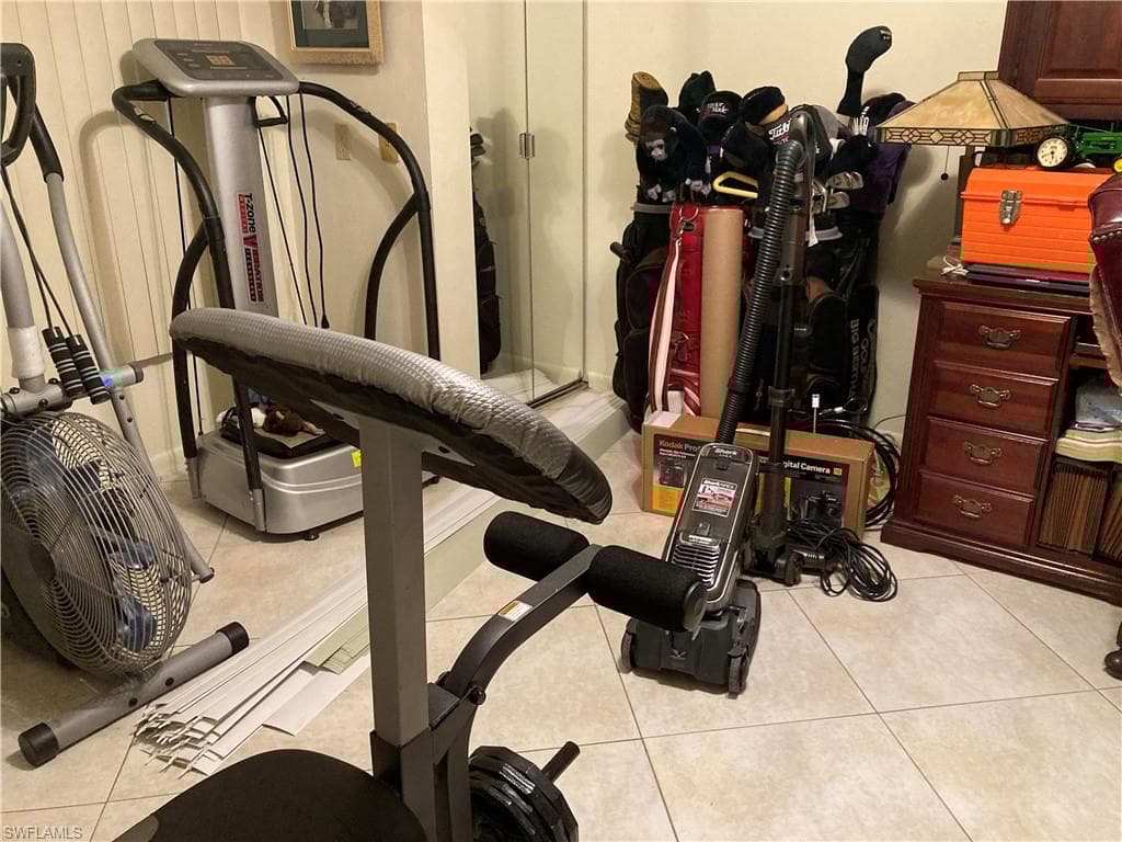 2896 44th St SW, Naples, FL 34116-33
