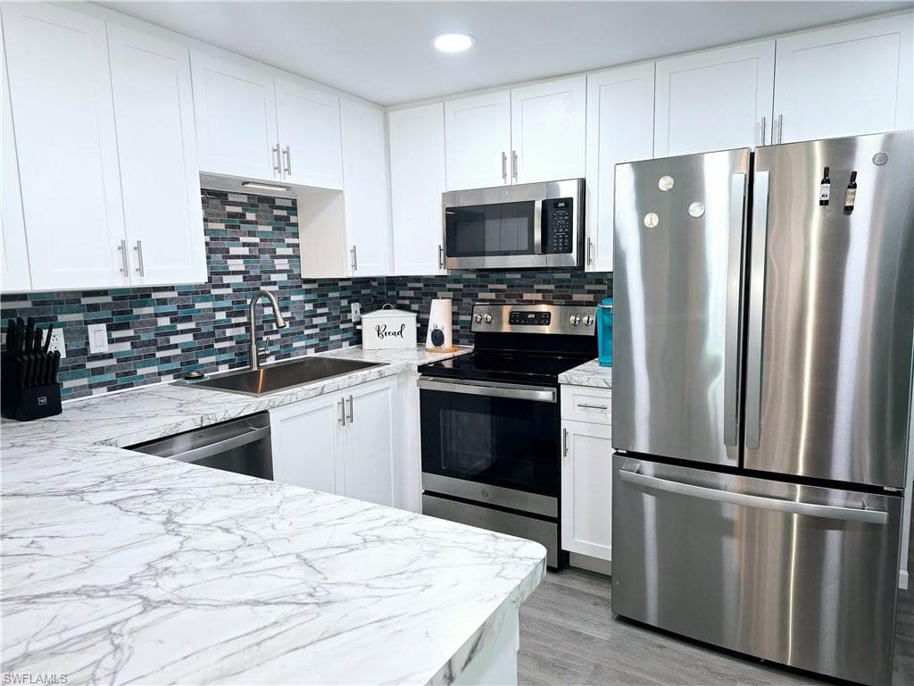 19 Moorhead Mnr 19, Naples, FL 34112-7