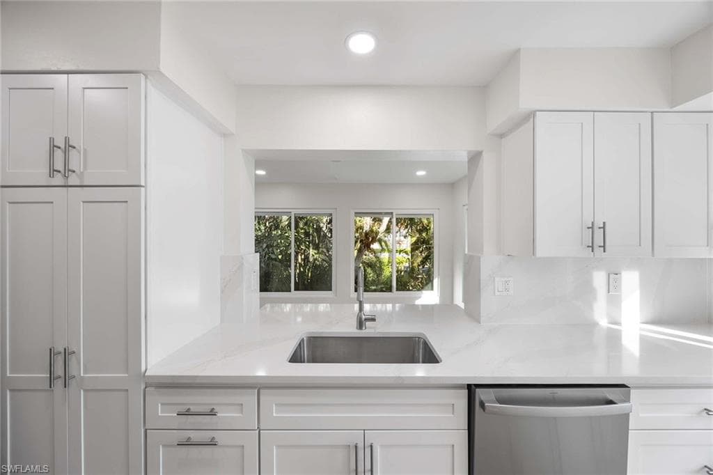 375 8th Ave S D, Naples, FL 34102-12