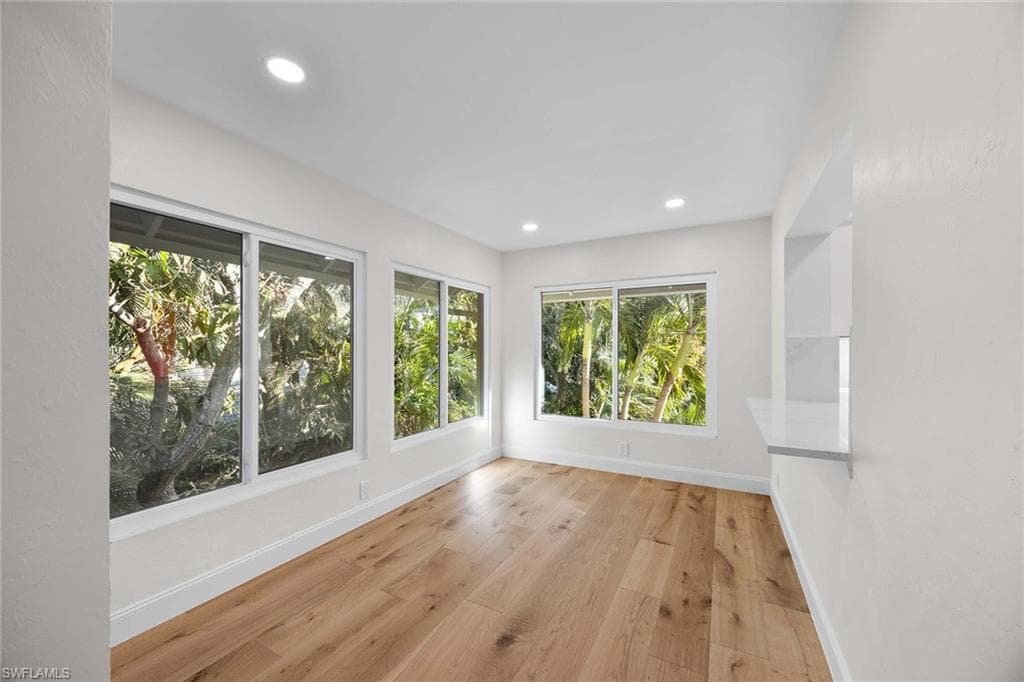 375 8th Ave S D, Naples, FL 34102-13