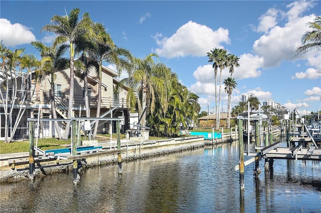 24587 Redfish St, Bonita Springs, FL 34134-8