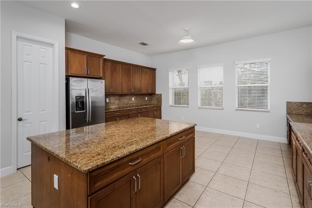 2055 Par Dr, Naples, FL 34120-16