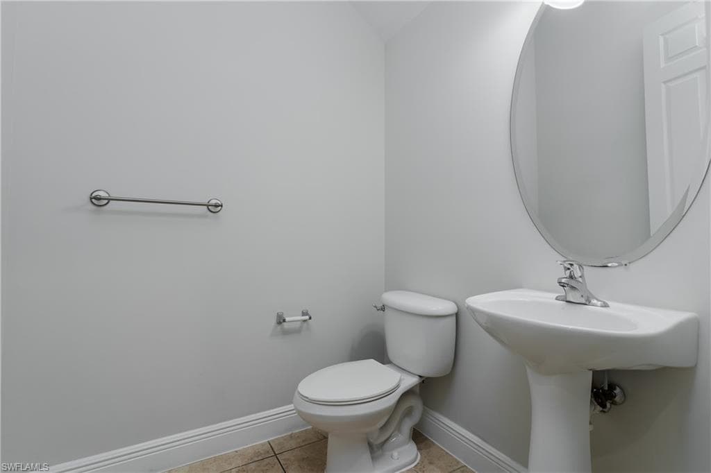 2055 Par Dr, Naples, FL 34120-22
