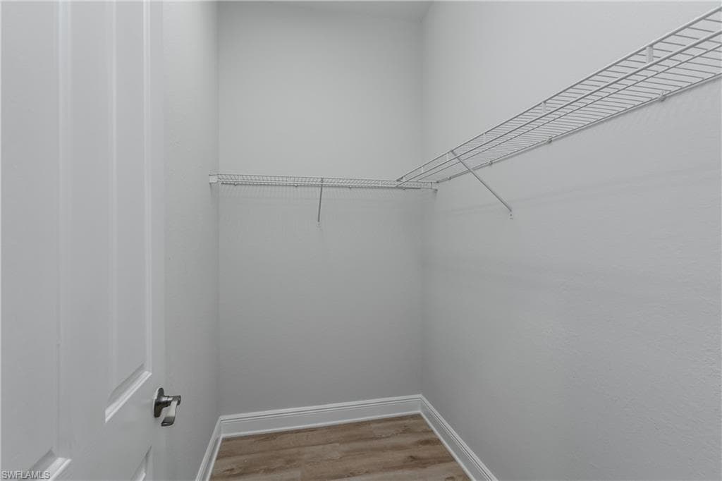 2055 Par Dr, Naples, FL 34120-26