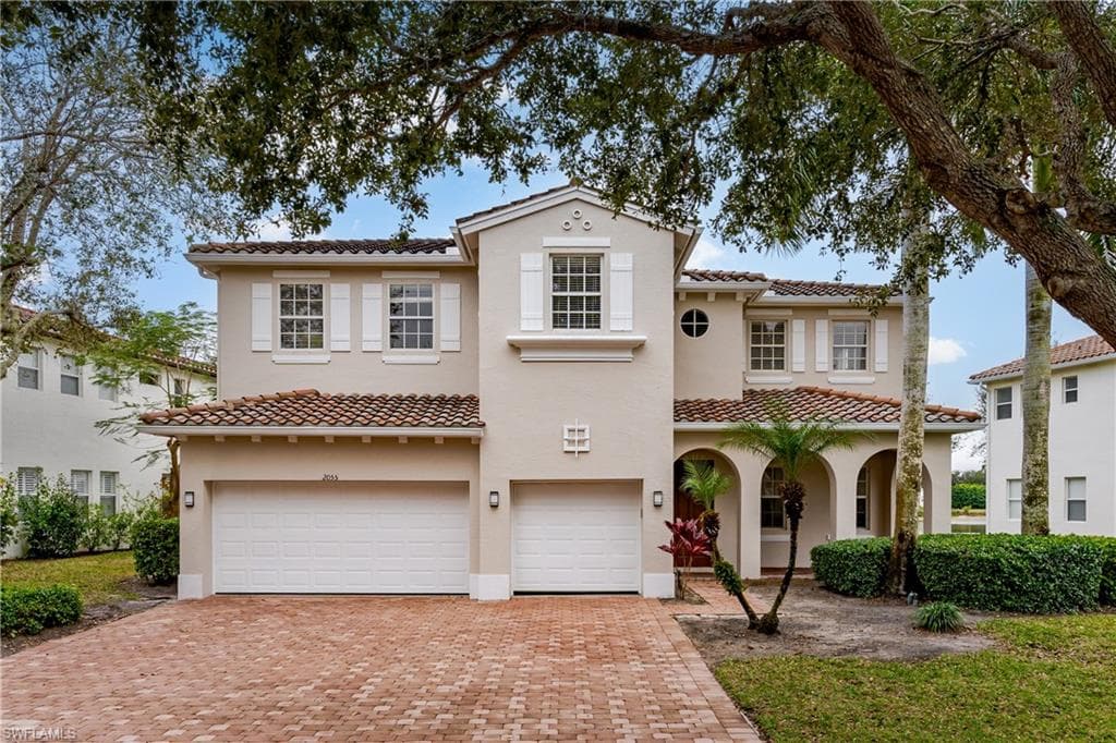 2055 Par Dr, Naples, FL 34120-2