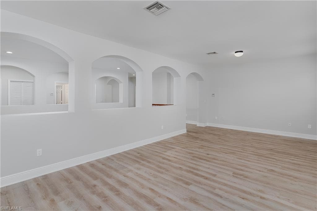 2055 Par Dr, Naples, FL 34120-33