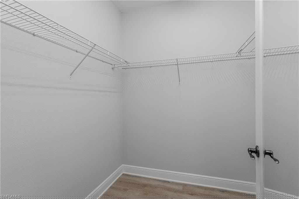 2055 Par Dr, Naples, FL 34120-36
