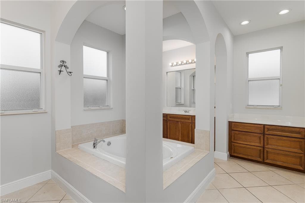2055 Par Dr, Naples, FL 34120-38