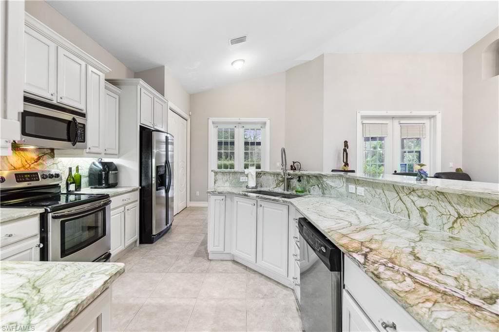 850 25th St SW, Naples, FL 34117-10