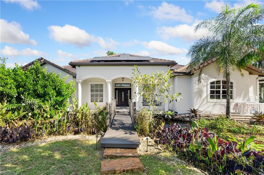 850 25th St SW, Naples, FL 34117-1