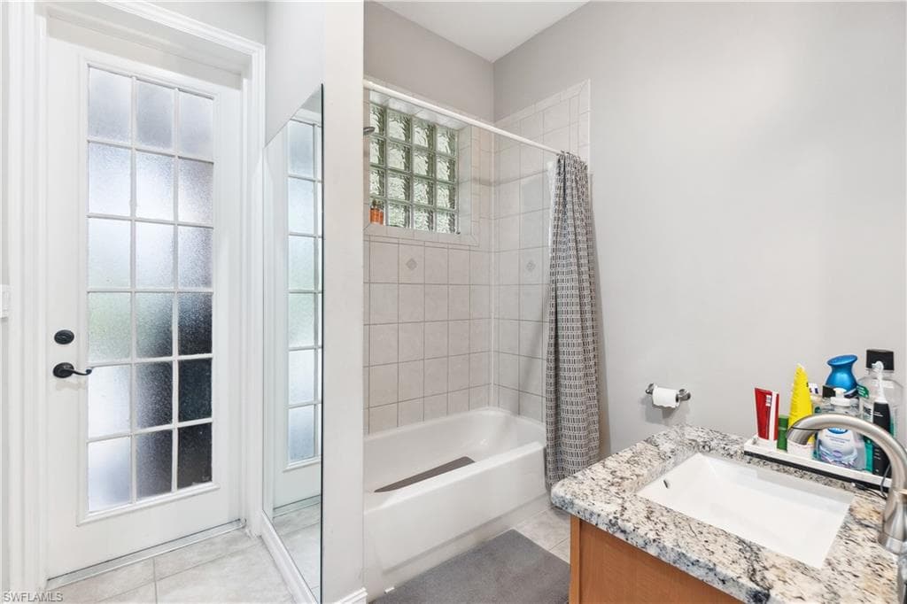 850 25th St SW, Naples, FL 34117-20