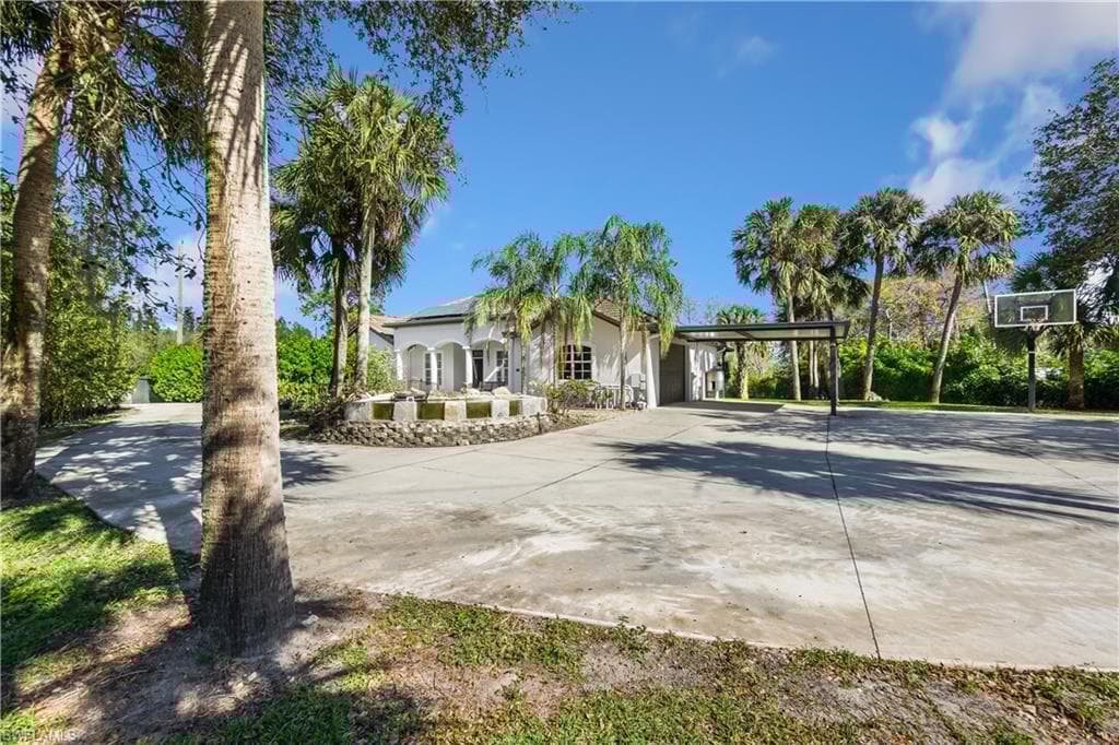 850 25th St SW, Naples, FL 34117-3