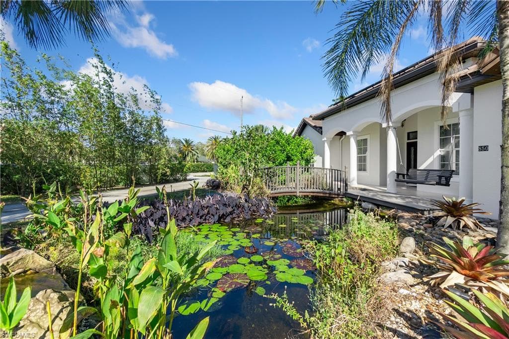 850 25th St SW, Naples, FL 34117-4
