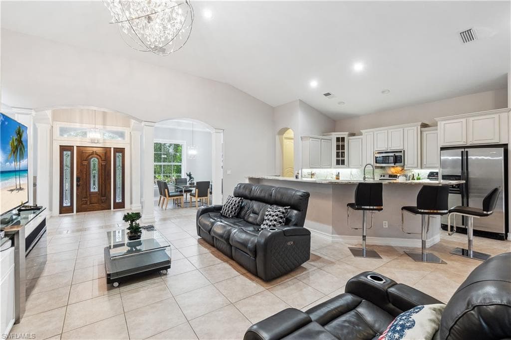 850 25th St SW, Naples, FL 34117-7