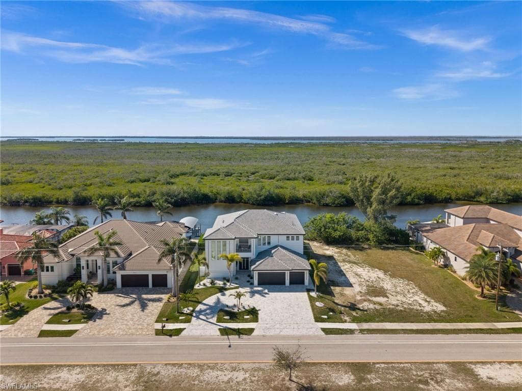 3512 Surfside Blvd, Cape Coral, FL 33914-49
