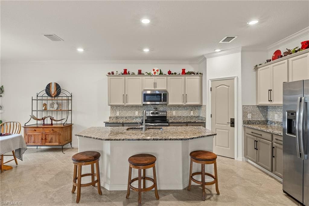 1607 Marton Ct, Naples, FL 34113-10