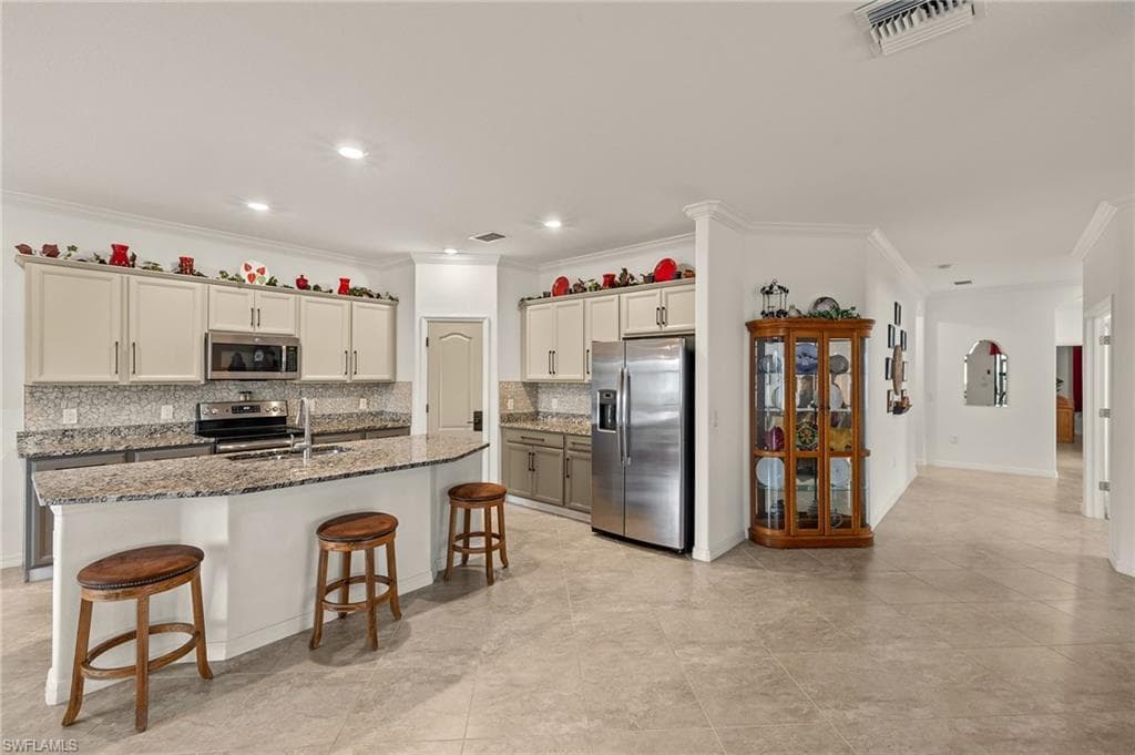 1607 Marton Ct, Naples, FL 34113-11