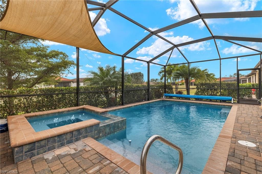 1607 Marton Ct, Naples, FL 34113-2