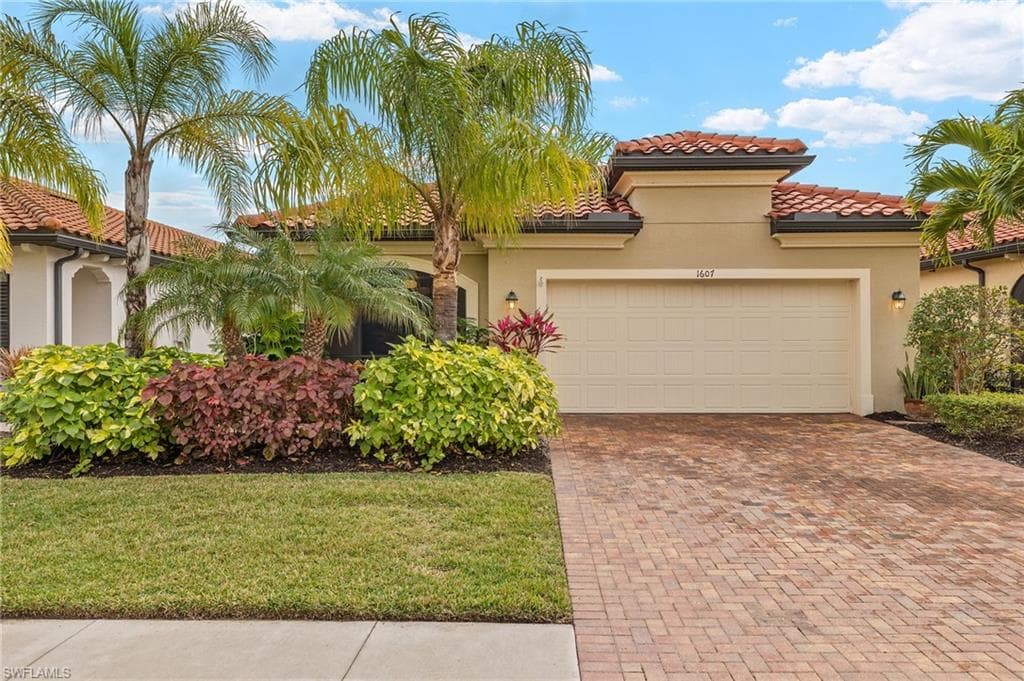 1607 Marton Ct, Naples, FL 34113-3