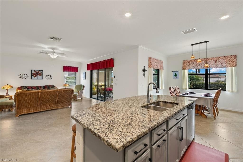 1607 Marton Ct, Naples, FL 34113-8