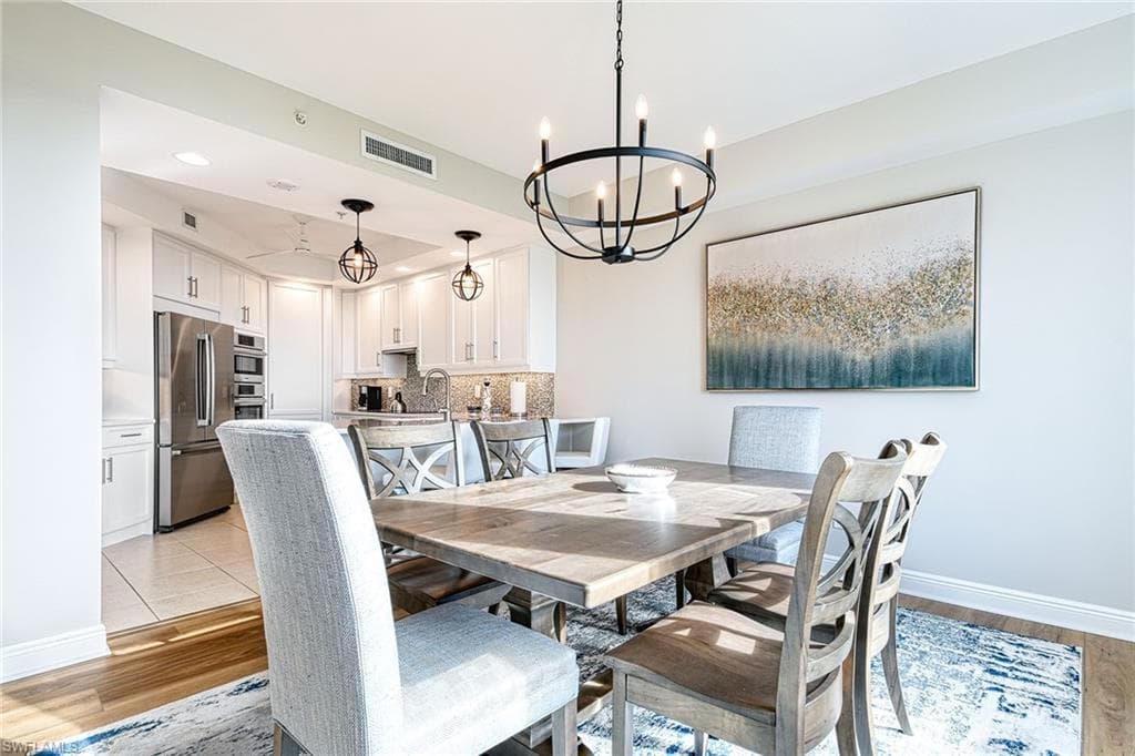 445 Cove Tower Dr 704, Naples, FL 34110-11