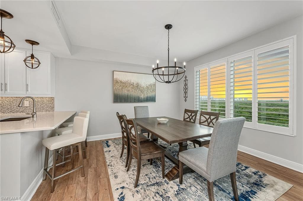 445 Cove Tower Dr 704, Naples, FL 34110-14