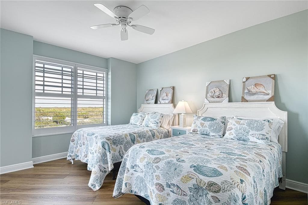 445 Cove Tower Dr 704, Naples, FL 34110-22