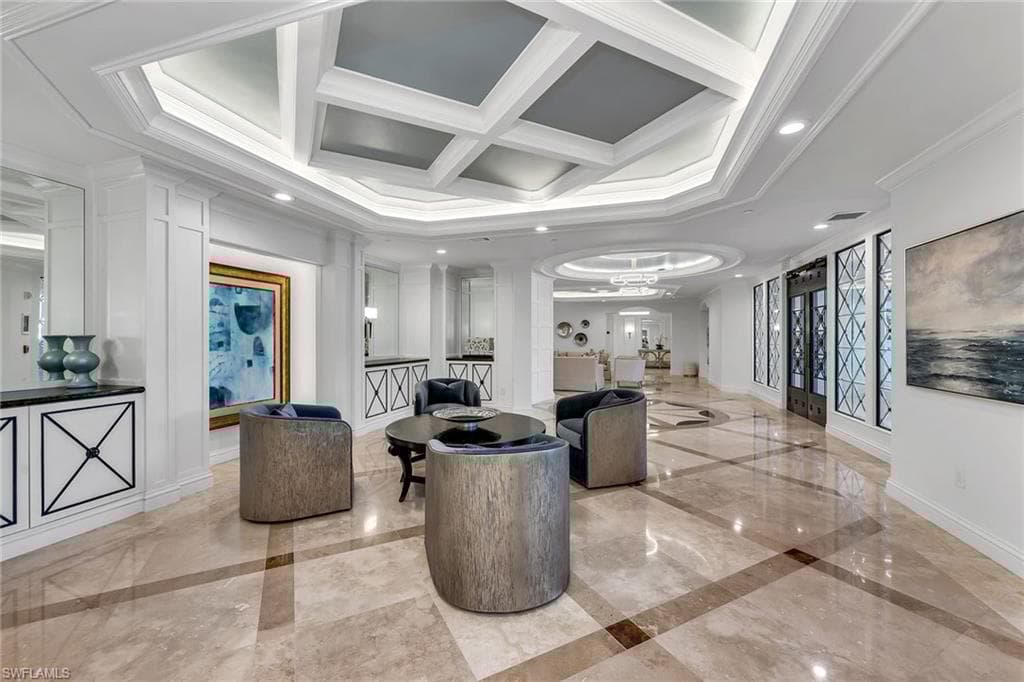 445 Cove Tower Dr 704, Naples, FL 34110-26