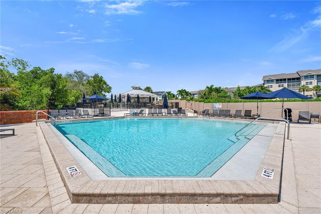 445 Cove Tower Dr 704, Naples, FL 34110-29