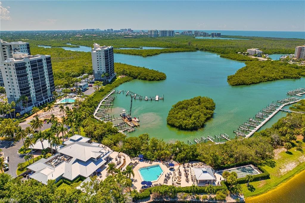 445 Cove Tower Dr 704, Naples, FL 34110-31