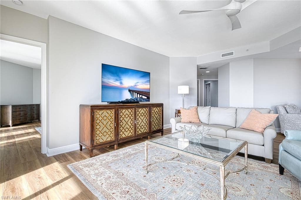 445 Cove Tower Dr 704, Naples, FL 34110-7