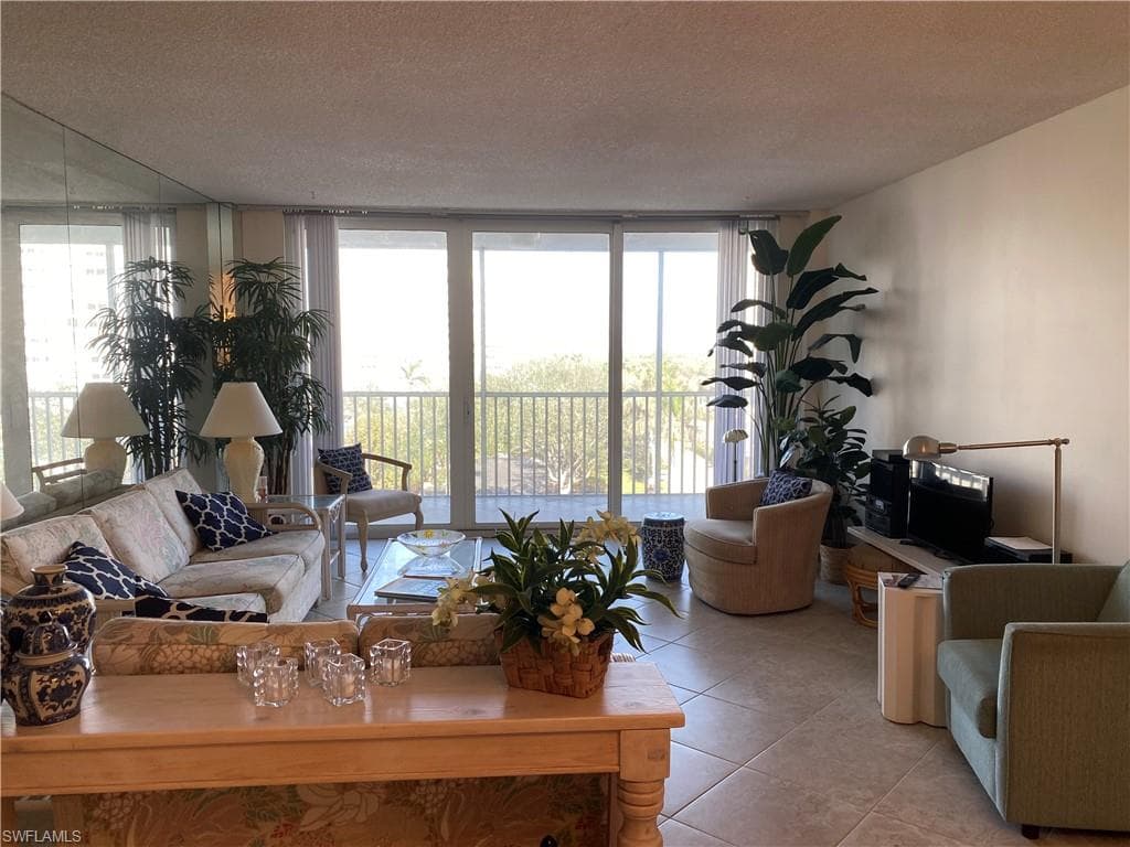 3 Bluebill Ave 609, Naples, FL 34108-6