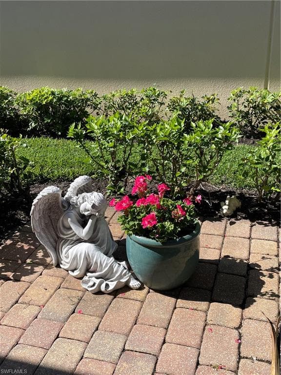 3888 Valentia Way, Naples, FL 34119-21