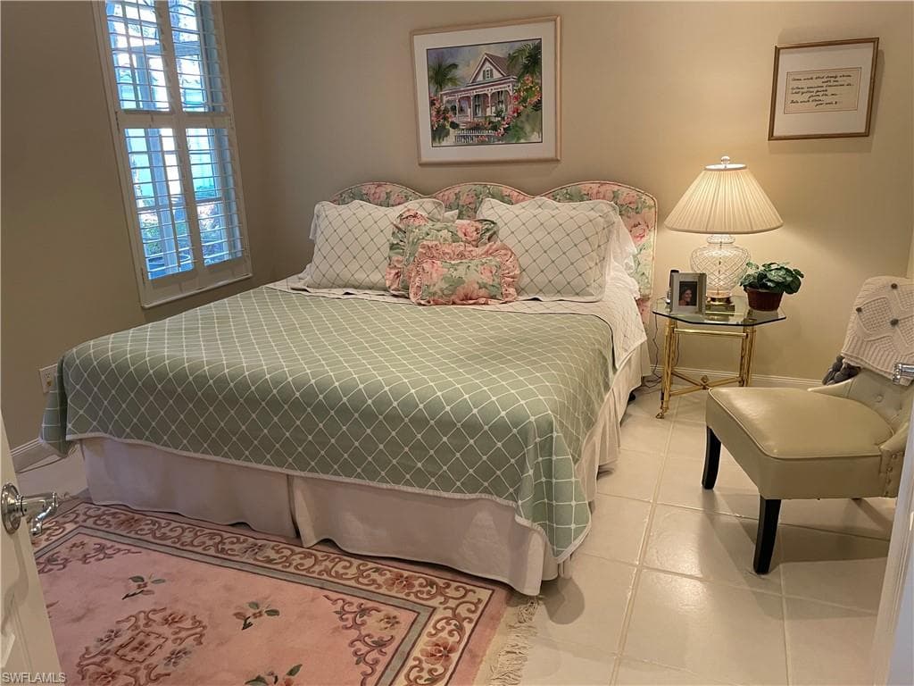 3888 Valentia Way, Naples, FL 34119-32