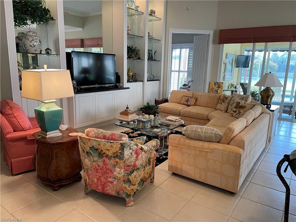 3888 Valentia Way, Naples, FL 34119-8