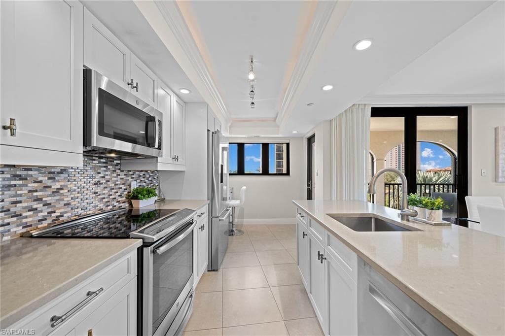 6020 Pelican Bay Blvd E402, Naples, FL 34108-16