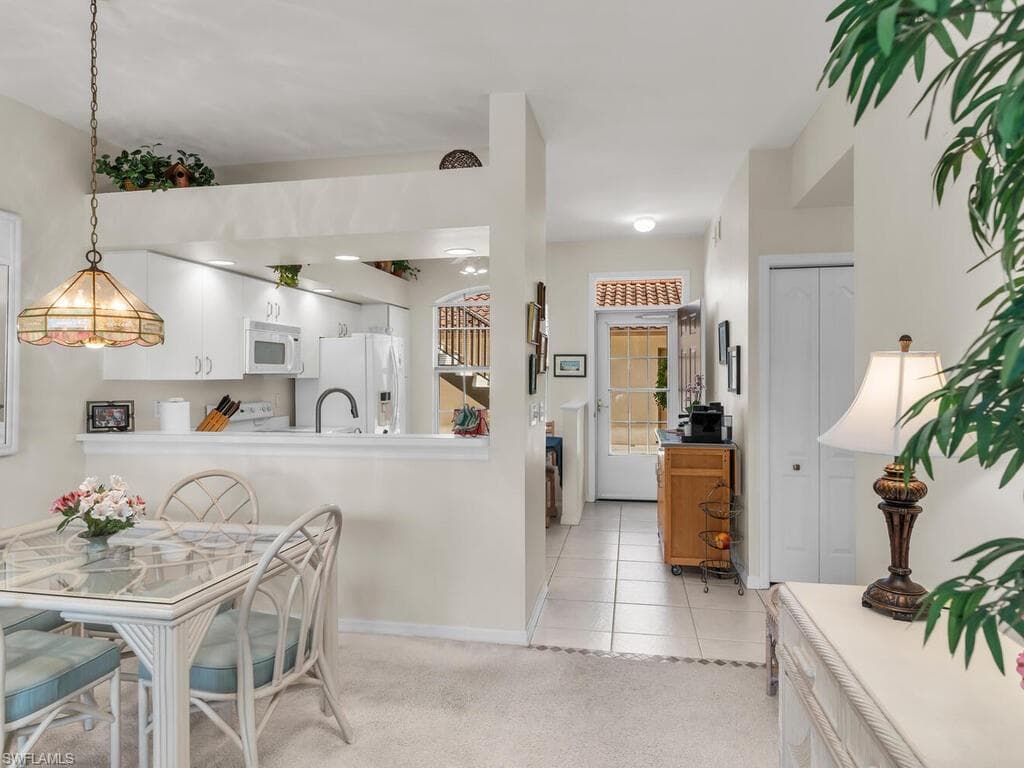 206 Newport Dr 805, Naples, FL 34114-12