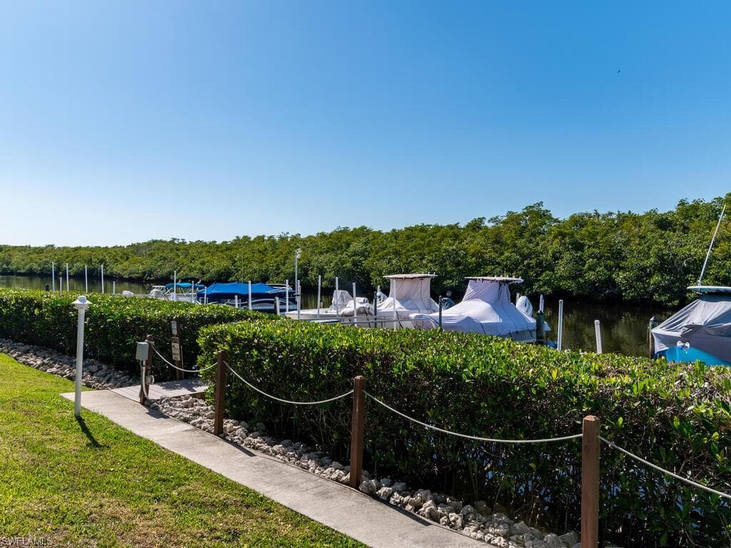 206 Newport Dr 805, Naples, FL 34114-15