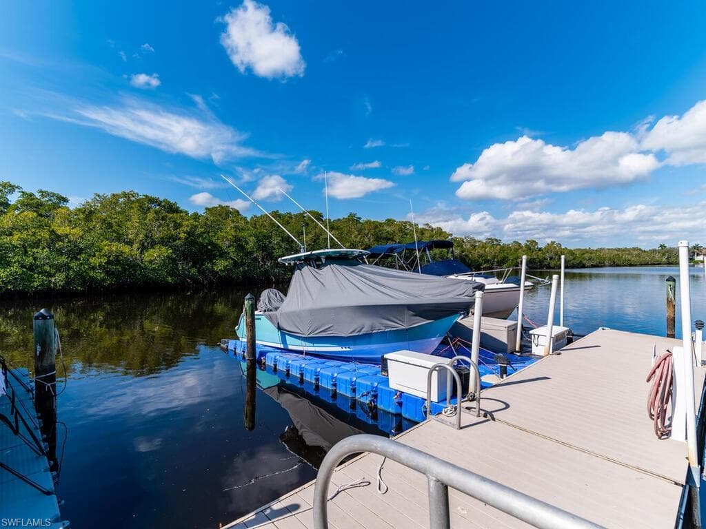 206 Newport Dr 805, Naples, FL 34114-16