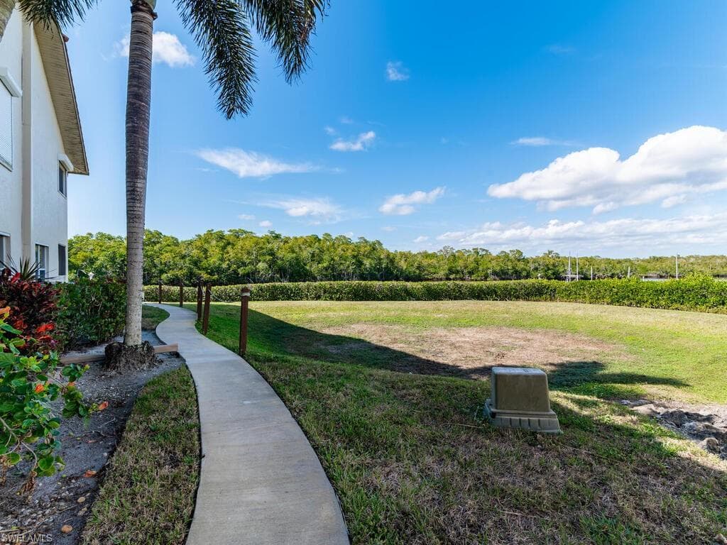 206 Newport Dr 805, Naples, FL 34114-26
