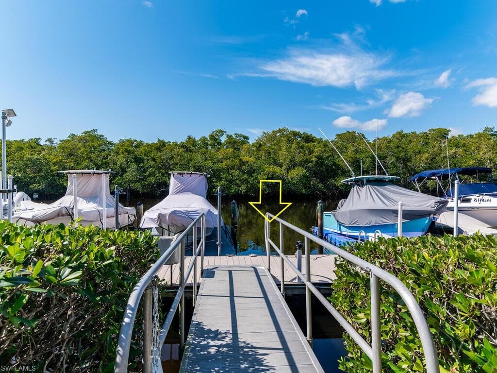 206 Newport Dr 805, Naples, FL 34114-3