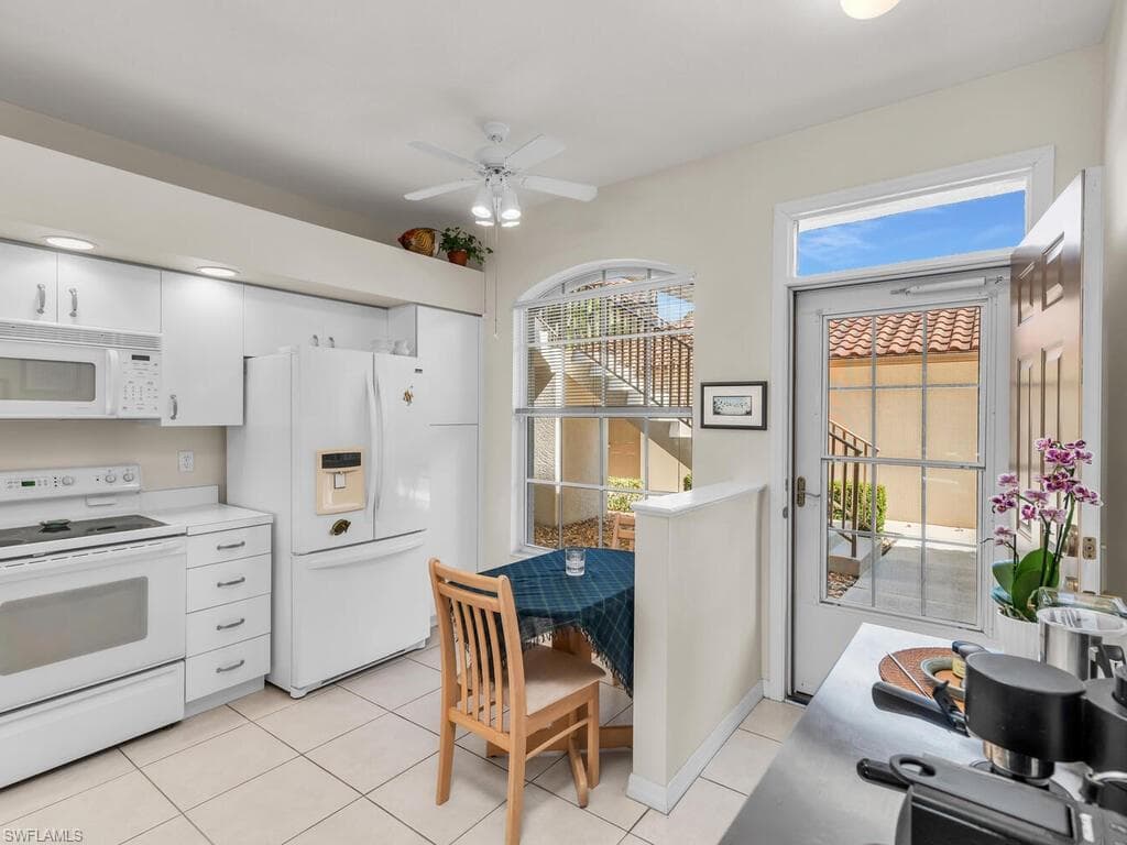 206 Newport Dr 805, Naples, FL 34114-8